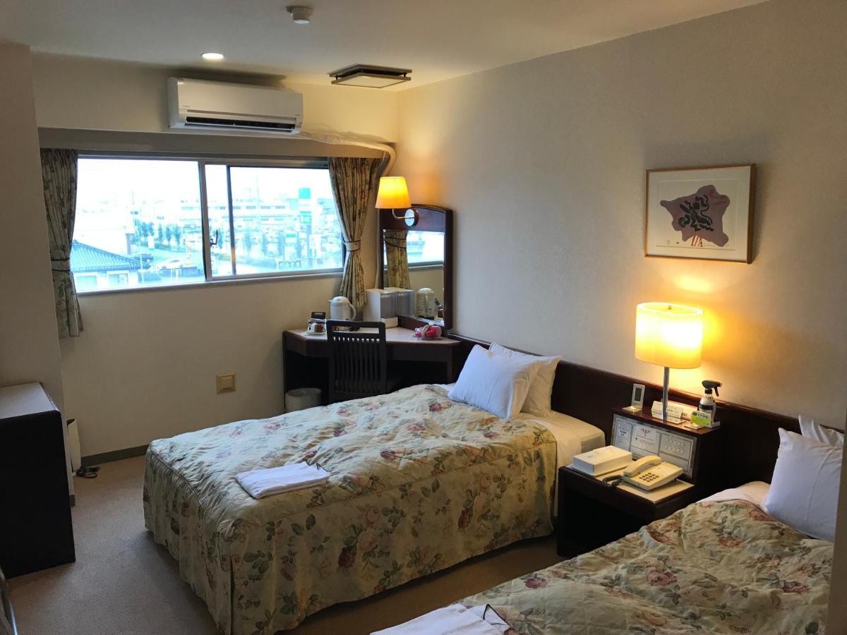 Yamanashi Grand Hotel Showa Εξωτερικό φωτογραφία